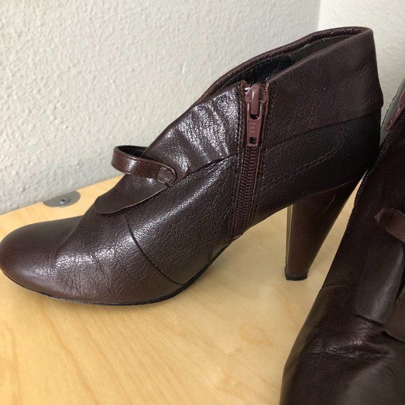 Vera Pelle | Shoes | Booties | Poshmark LOGAN VERA PELLE Leather Heeled Bootie Women’s EU 37 Chocolate Brown